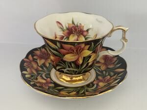 Royal Albert Provincial Flowers PRAIRIE LILY Teacup Saucer Set England 1975